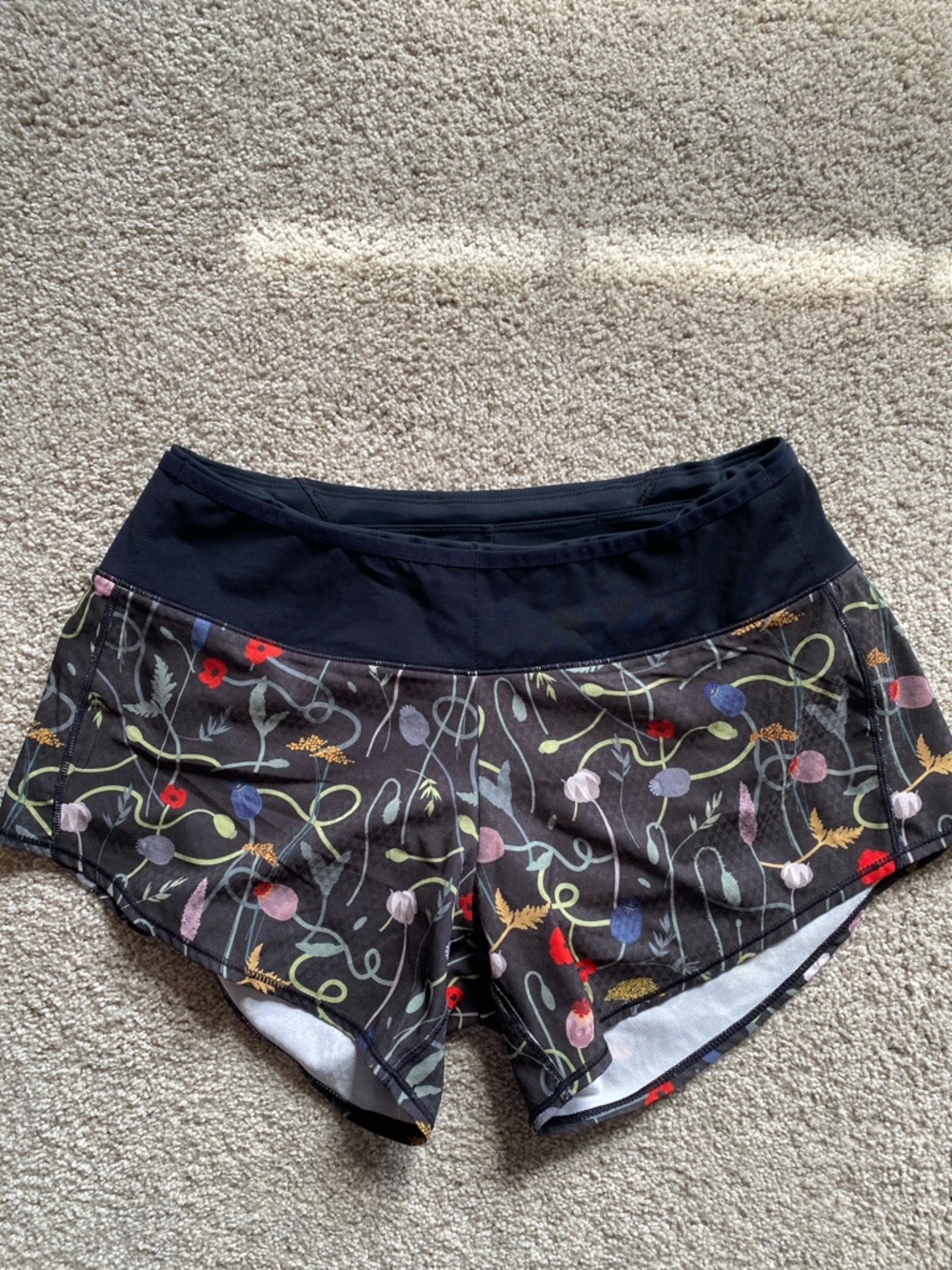 Oiselle tool belt toga shorts in wildflower